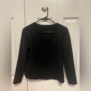 black long sleeve tee